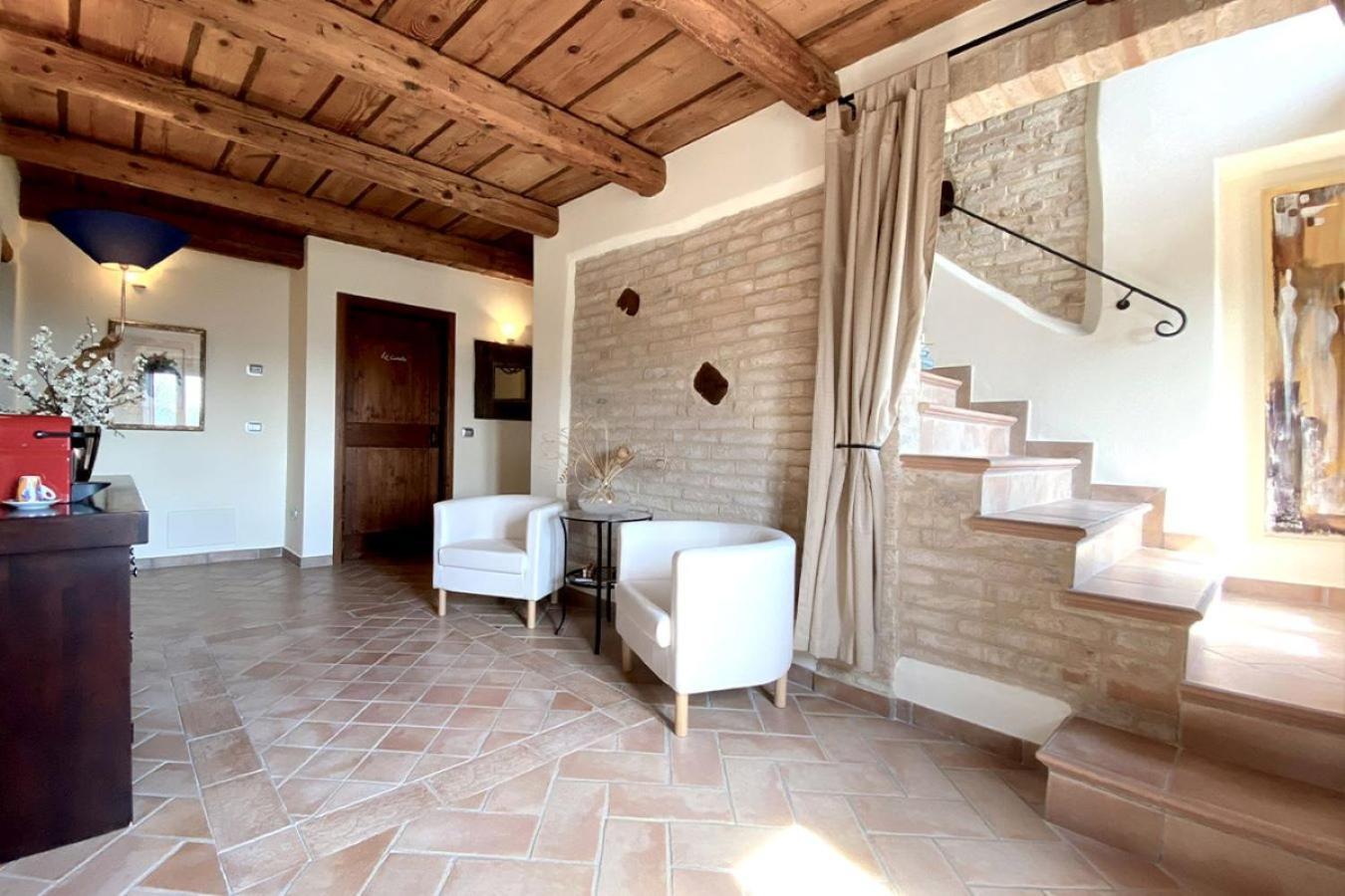 Bed And Breakfast La Vecchia Scuola Montefano Luaran gambar